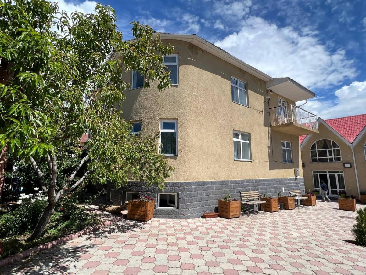 Tan Nuru Guest House Гостевой Дом Тан Нуру Cholpon-Ata Bagian luar foto