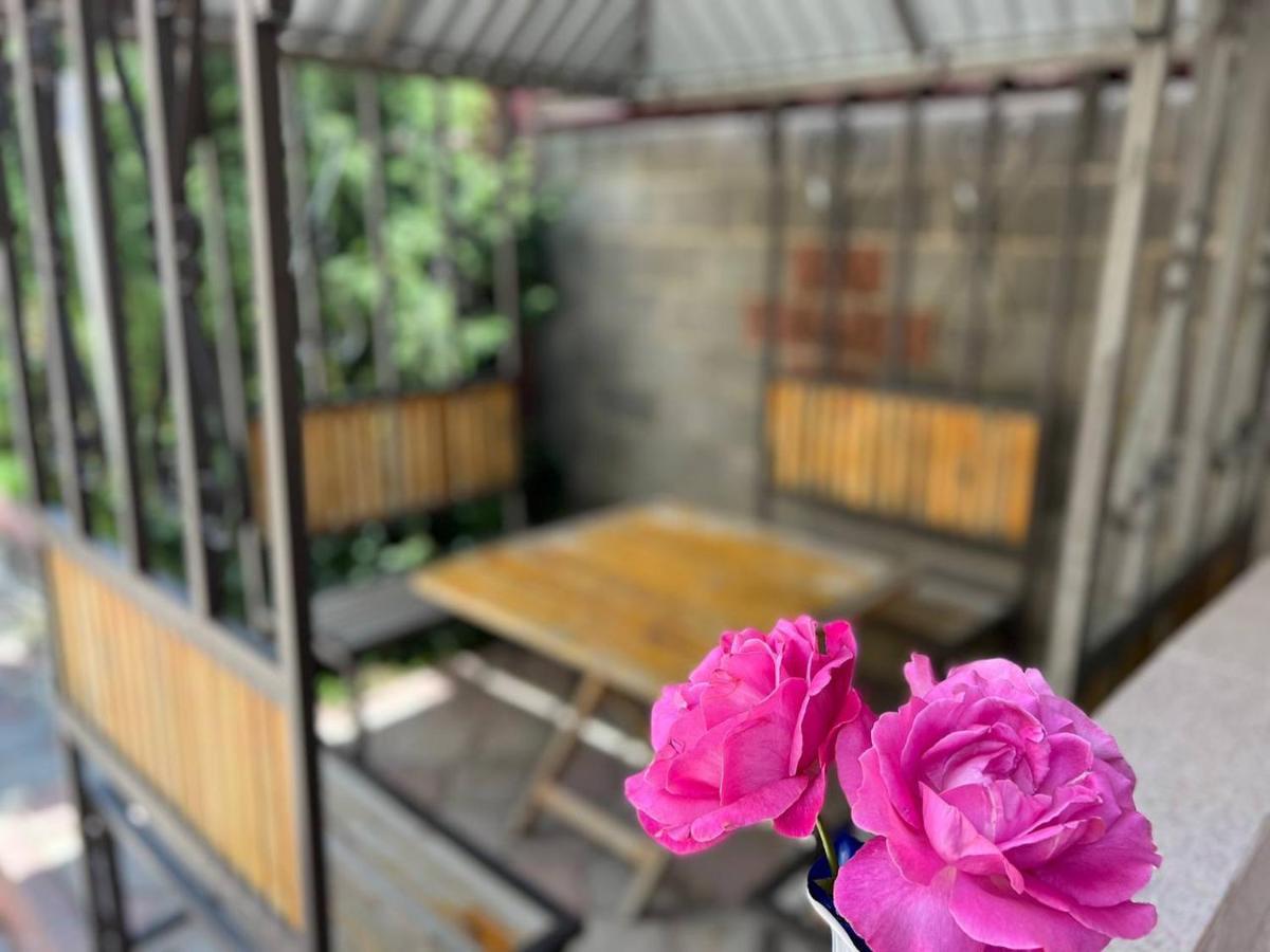Tan Nuru Guest House Гостевой Дом Тан Нуру Cholpon-Ata Bagian luar foto